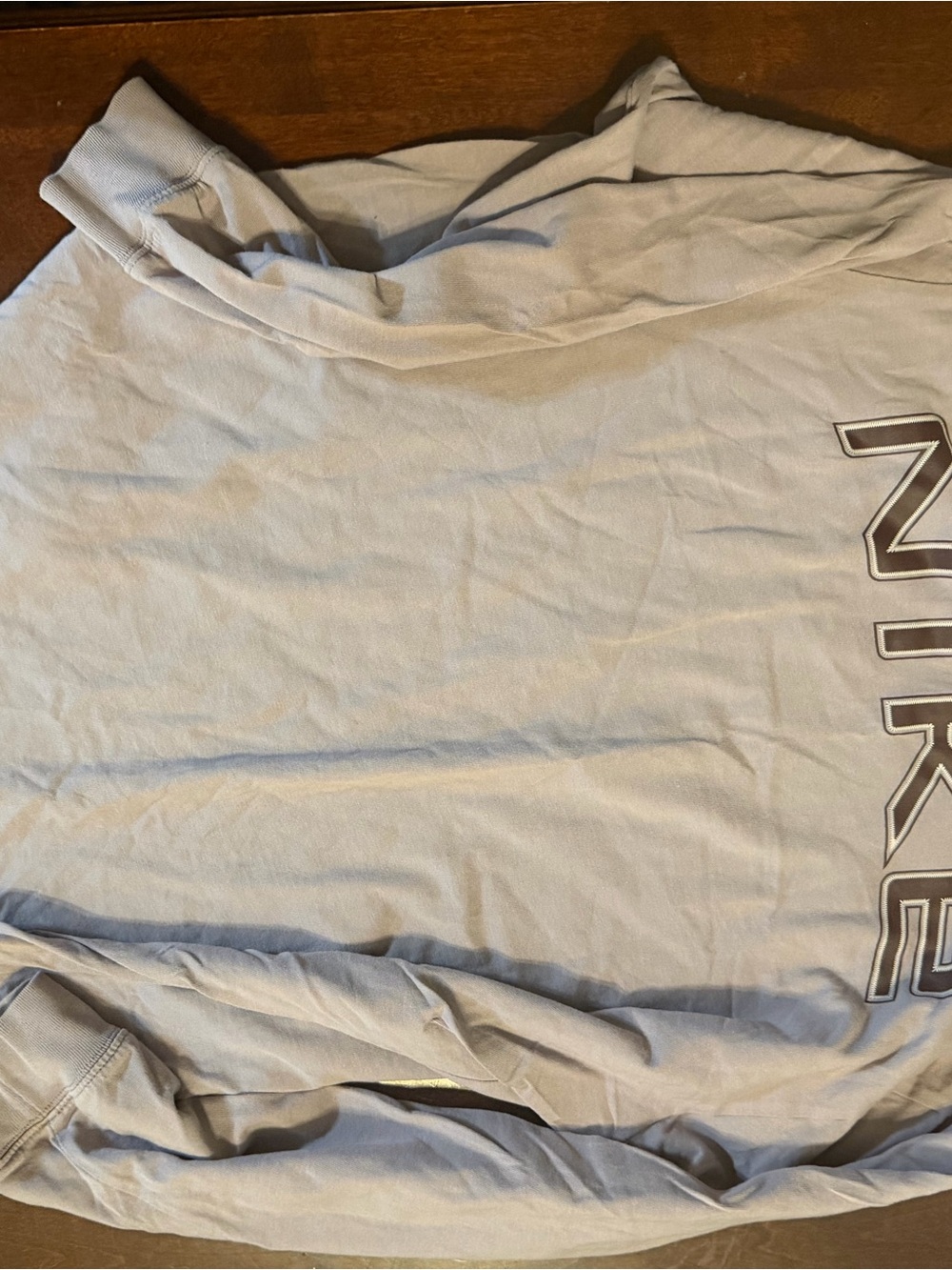 Nike Men's Light Gray Long-Sleeve Logo Tee